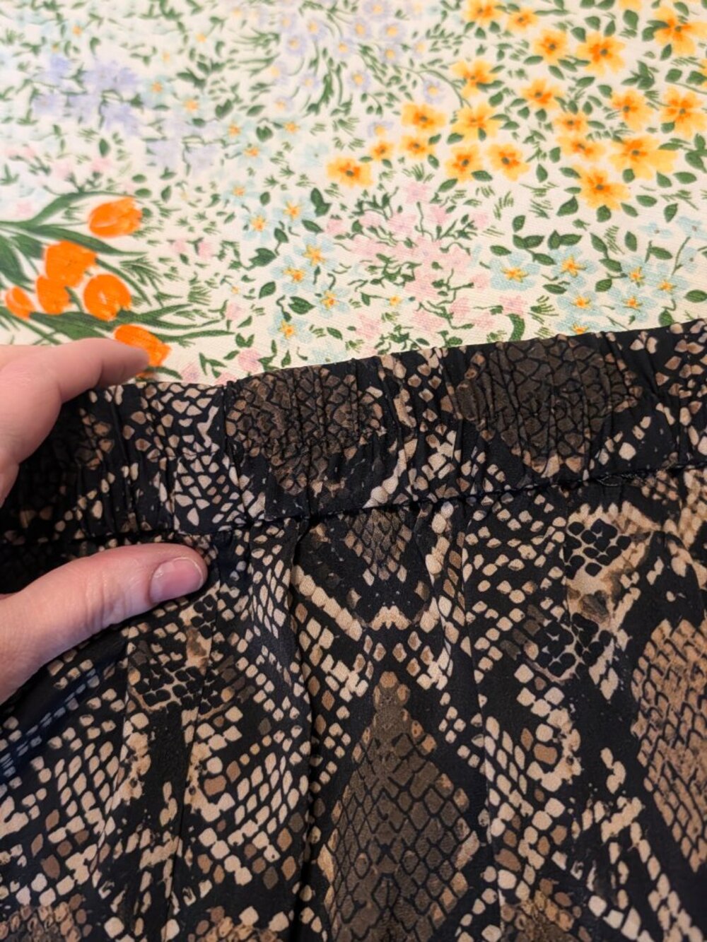 Vivian high rise pleated wide-leg snakeskin-print pant - Picture 3 of 7